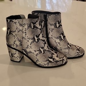 Seychelles booties. Size 8.5.